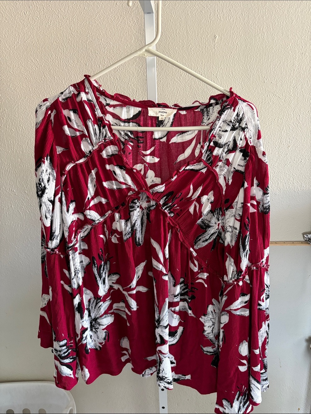 Retro Red Floral Women's Size Small Top